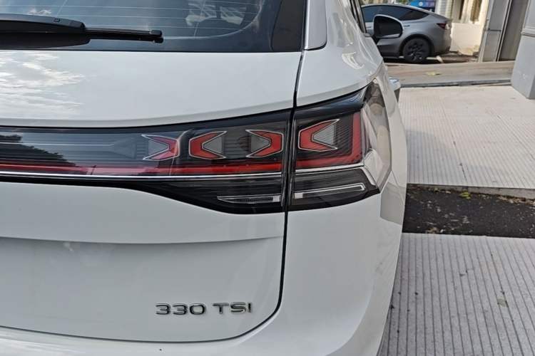 Used Volkswagen Tayron 2023 330TSI Two-Wheel-Drive Luxury Plus Advanced Version Right Rear Taillight