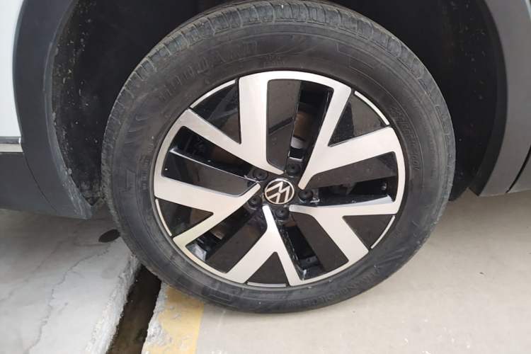 Used Volkswagen Tayron 2023 330TSI Two-Wheel-Drive Luxury Plus Advanced Version Right Rear Wheel Hub