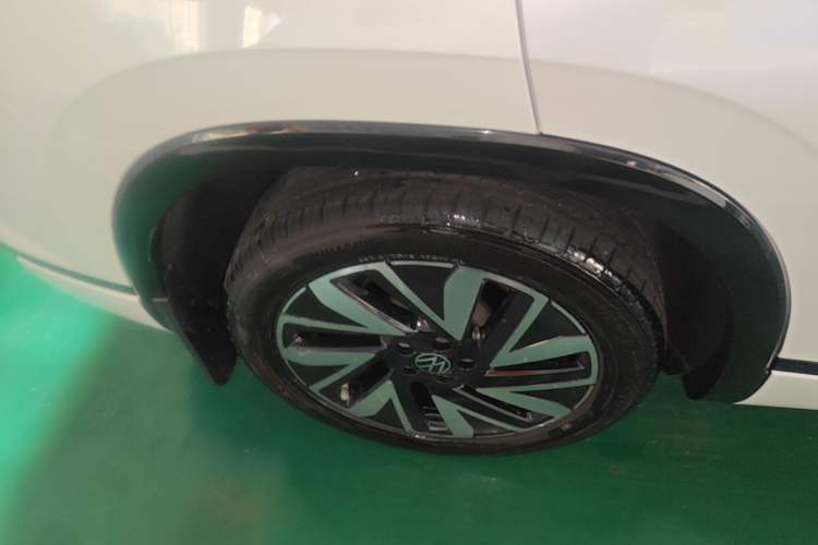 Used Volkswagen Tayron 2023 330TSI Two-Wheel-Drive R-Line High-Energy Version Right Rear Wheel Hub