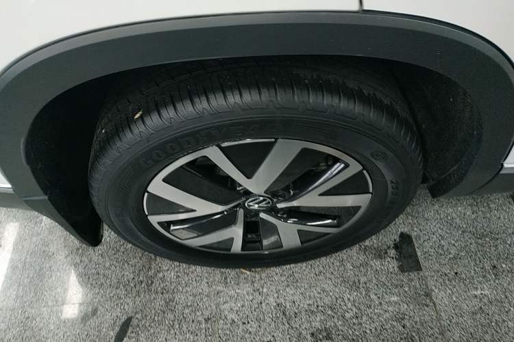 Used Volkswagen Tayron 2023 330TSI Two-Wheel-Drive Luxury Plus Advanced Version Right Rear Wheel Hub