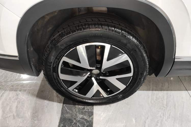 Used Volkswagen Tayron 2023 330TSI Two-Wheel-Drive Luxury Plus Advanced Version Right Rear Wheel Hub