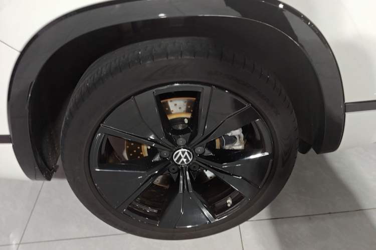 Used Volkswagen Tayron 2023 Revised Version 380TSI All-Wheel Drive R-Line Pro Smart Edition Right Rear Wheel Hub