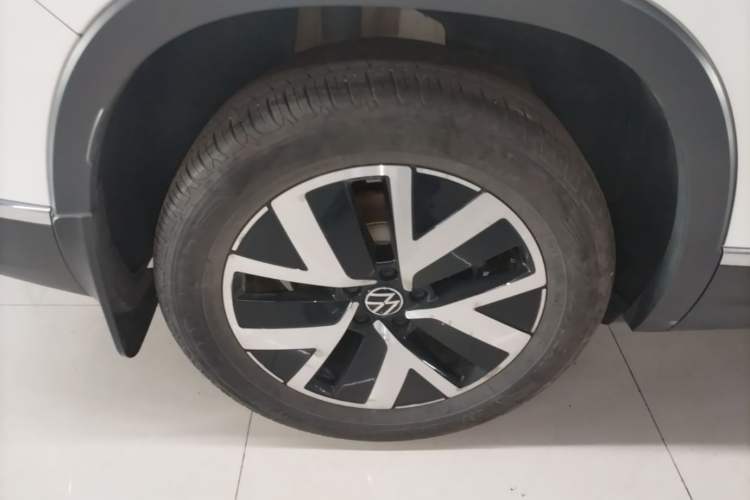 Used Volkswagen Tayron 2023 300TSI Two-Wheel-Drive Luxury Plus Advanced Edition Right Rear Wheel Hub