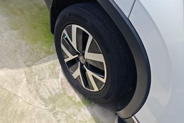 Used Volkswagen Tayron 2023 330TSI Two-Wheel-Drive Luxury Plus Advanced Version Right Rear Wheel Hub