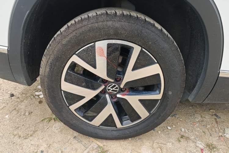 Used Volkswagen Tayron 2023 330TSI Two-Wheel-Drive Luxury Plus Advanced Version Right Rear Wheel Hub
