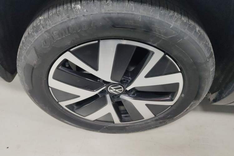 Used Volkswagen Tayron 2023 280TSI Two-Wheel-Drive Luxury Plus Advanced Version Right Rear Wheel Hub