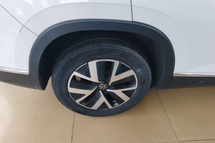 Used Volkswagen Tayron 2023 300TSI Two-Wheel-Drive Luxury Plus Advanced Edition Right Rear Wheel Hub