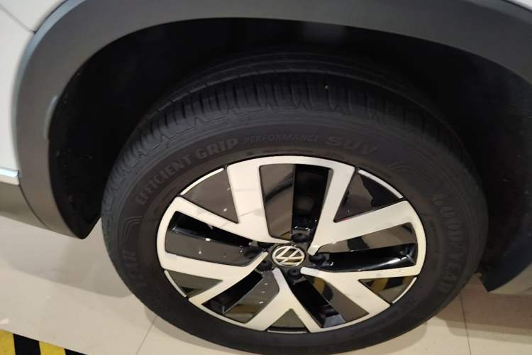 Used Volkswagen Tayron 2023 300TSI Two-Wheel-Drive Luxury Plus Advanced Edition Right Rear Wheel Hub