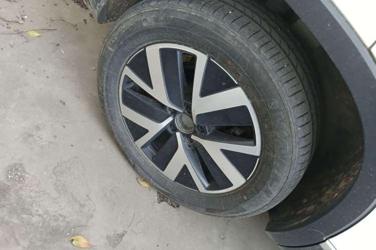 Used Volkswagen Tayron 2023 300TSI Two-Wheel-Drive Luxury Plus Advanced Edition Right Rear Wheel Hub