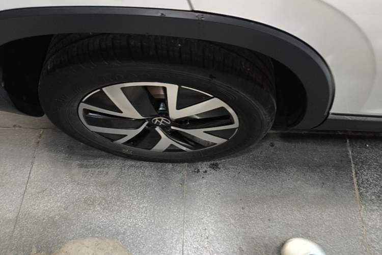 Used Volkswagen Tayron 2023 300TSI Two-Wheel-Drive Luxury Plus Advanced Edition Right Rear Wheel Hub