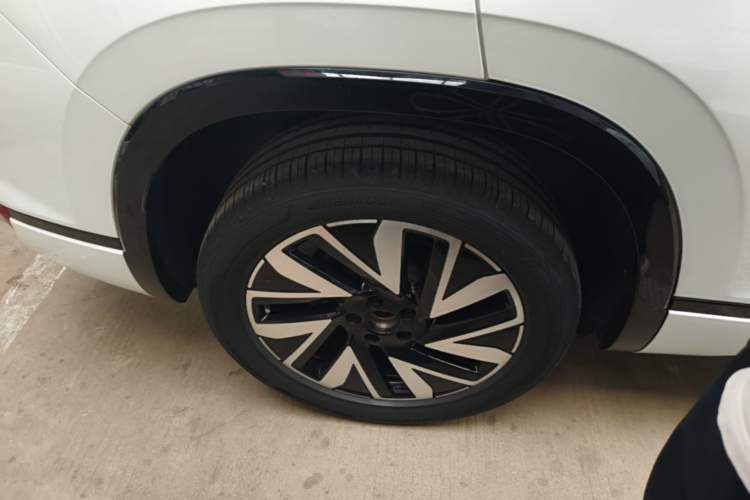 Used Volkswagen Tayron 2023 Revised Version 380TSI All-Wheel Drive R-Line High-Energy Edition Right Rear Wheel Hub