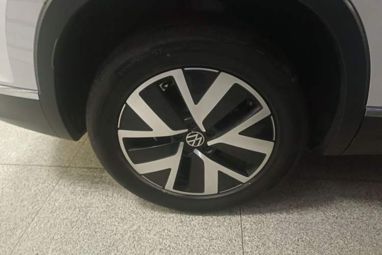 Used Volkswagen Tayron 2023 300TSI Two-Wheel-Drive Luxury Plus Advanced Edition Right Rear Wheel Hub