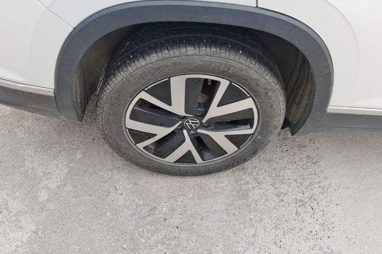 Used Volkswagen Tayron 2023 300TSI Two-Wheel-Drive Luxury Plus Advanced Edition Right Rear Wheel Hub