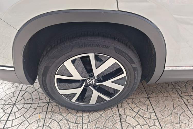 Used Volkswagen Tayron 2023 330TSI Two-Wheel-Drive Luxury Plus Advanced Version Right Rear Wheel Hub