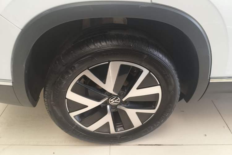 Used Volkswagen Tayron 2023 300TSI Two-Wheel-Drive Luxury Plus Advanced Edition Right Rear Wheel Hub