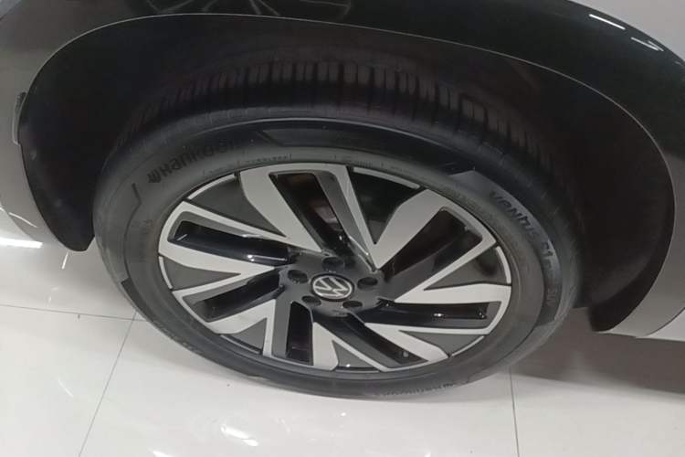 Used Volkswagen Tayron 2023 Revised Version 380TSI All-Wheel Drive R-Line High-Energy Edition Right Rear Wheel Hub