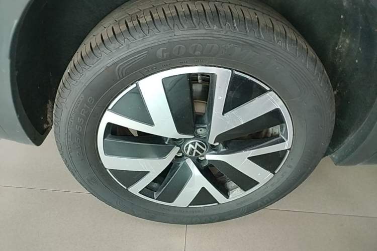 Used Volkswagen Tayron 2023 300TSI Two-Wheel-Drive Luxury Plus Advanced Edition Right Rear Wheel Hub