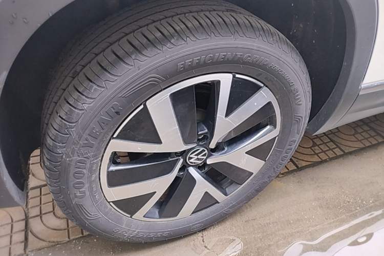 Used Volkswagen Tayron 2023 300TSI Two-Wheel-Drive Luxury Plus Advanced Edition Right Rear Wheel Hub