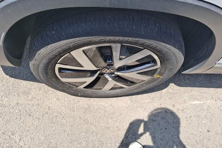 Used Volkswagen Tayron 2023 300TSI Two-Wheel-Drive Luxury Plus Advanced Edition Right Rear Wheel Hub