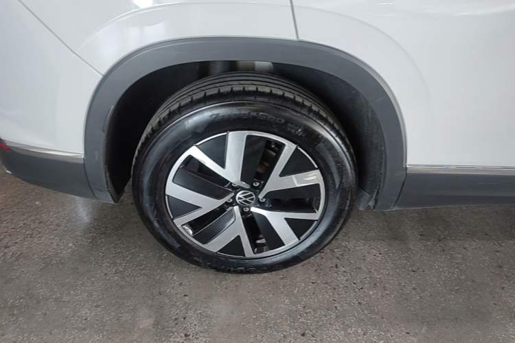 Used Volkswagen Tayron 2023 300TSI Two-Wheel-Drive Luxury Plus Advanced Edition Right Rear Wheel Hub