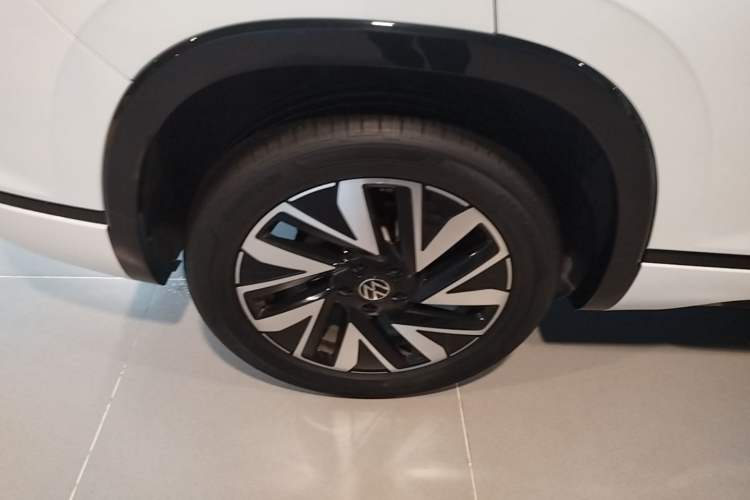 Used Volkswagen Tayron 2023 Revised Version 380TSI All-Wheel Drive R-Line High-Energy Edition Right Rear Wheel Hub