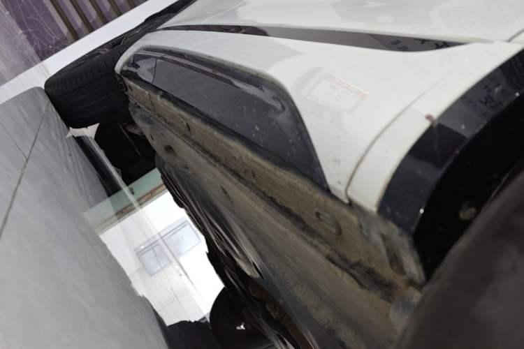 Used Volkswagen Tayron 2023 Revised Version 380TSI All-Wheel Drive R-Line Pro Smart Edition Right Side Sill