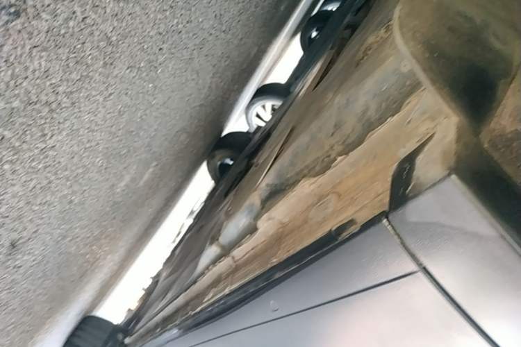 Used Volkswagen Tayron 2023 280TSI Two-Wheel-Drive Luxury Plus Advanced Version Right Side Sill