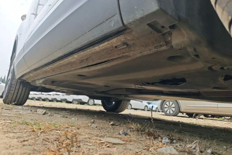 Used Volkswagen Tayron 2023 330TSI Two-Wheel-Drive Luxury Plus Advanced Version Right Side Sill