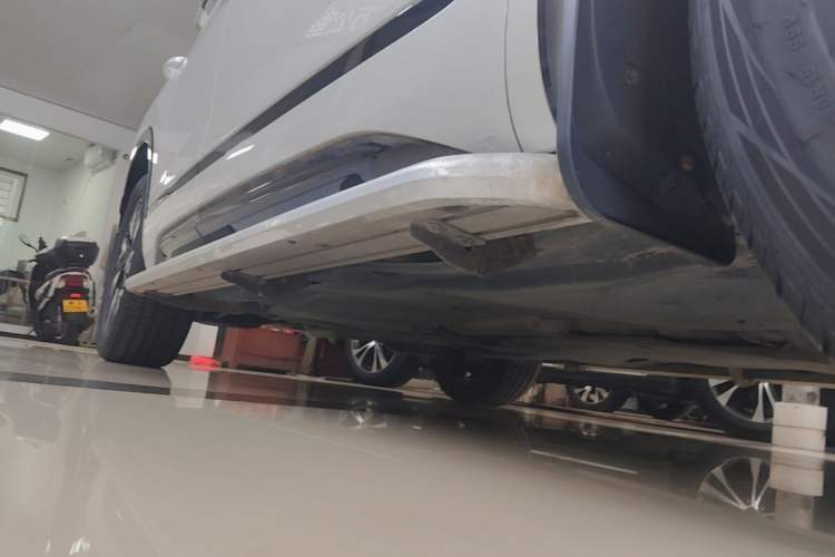 Used Volkswagen Tayron 2023 330TSI Two-Wheel-Drive R-Line High-Energy Version Right Side Sill