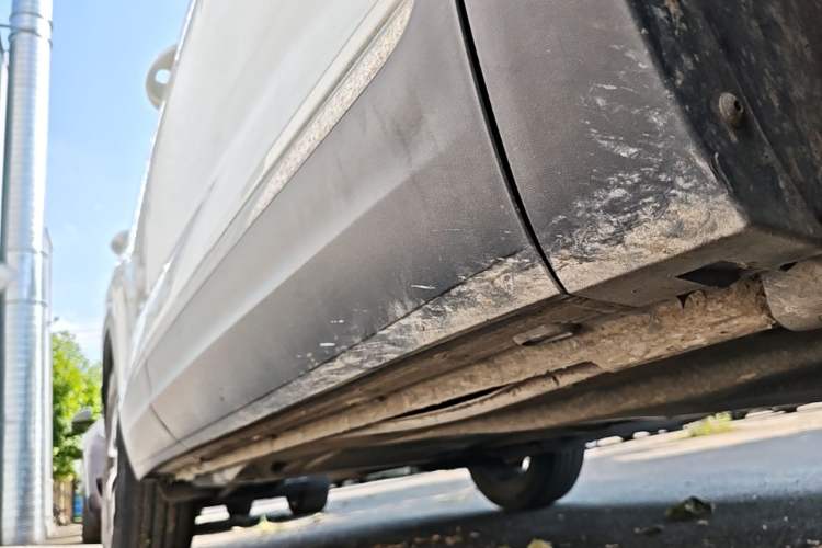 Used Volkswagen Tayron 2023 330TSI Two-Wheel-Drive Luxury Plus Advanced Version Right Side Sill