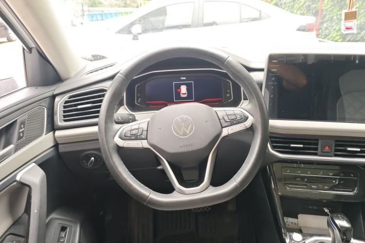 Used Volkswagen Tayron 2023 330TSI Two-Wheel-Drive Luxury Plus Advanced Version Steering Wheel