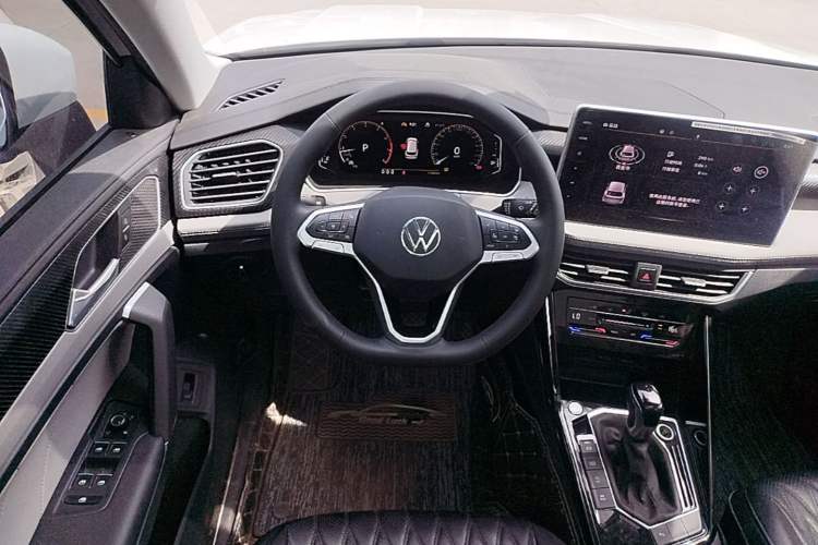 Used Volkswagen Tayron 2023 280TSI Two-Wheel-Drive Luxury Plus Advanced Version Steering Wheel
