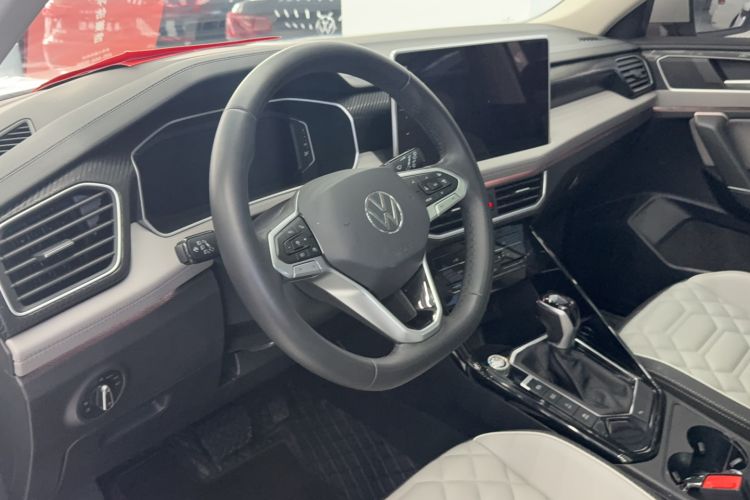 Used Volkswagen Tayron 2023 330TSI Two-Wheel-Drive Luxury Plus Advanced Version Steering Wheel