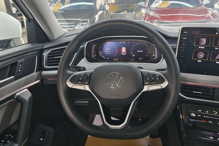 Used Volkswagen Tayron 2023 330TSI Two-Wheel-Drive Luxury Plus Advanced Version Steering Wheel