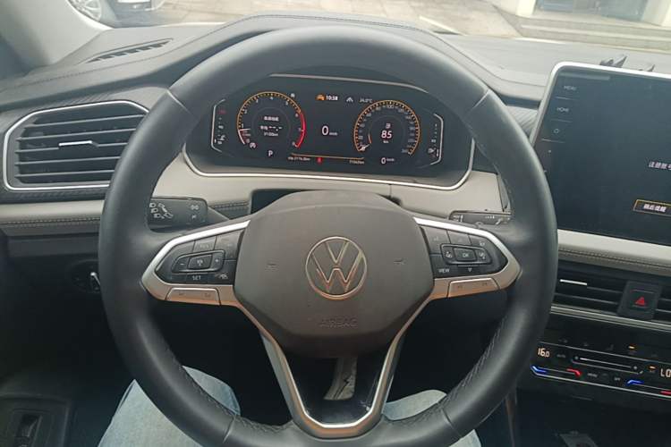 Used Volkswagen Tayron 2023 300TSI Two-Wheel-Drive Luxury Plus Advanced Edition Steering Wheel