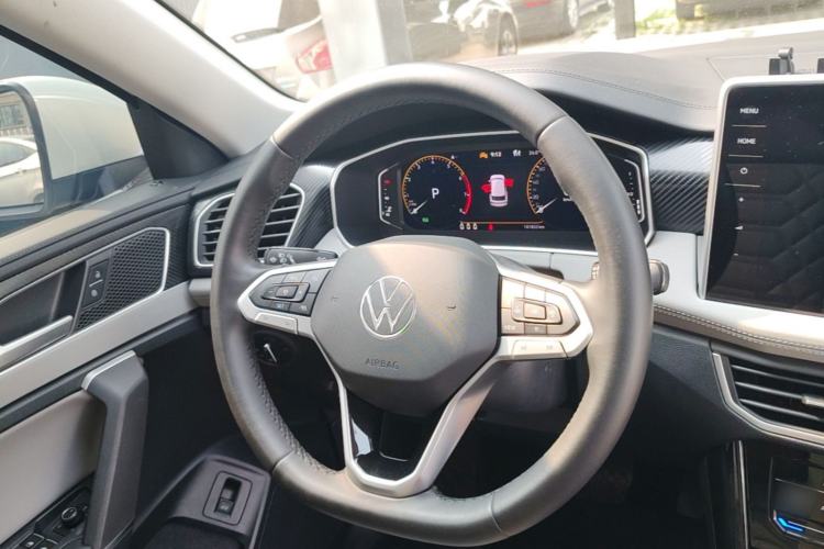 Used Volkswagen Tayron 2023 300TSI Two-Wheel-Drive Luxury Plus Advanced Edition Steering Wheel