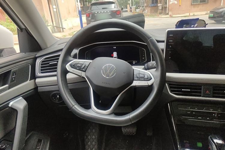 Used Volkswagen Tayron 2023 300TSI Two-Wheel-Drive Luxury Plus Advanced Edition Steering Wheel