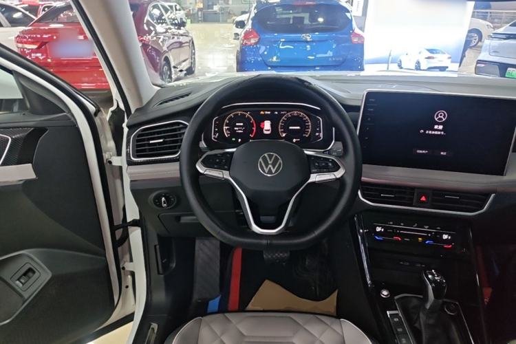 Used Volkswagen Tayron 2023 330TSI Two-Wheel-Drive Luxury Plus Advanced Version Steering Wheel