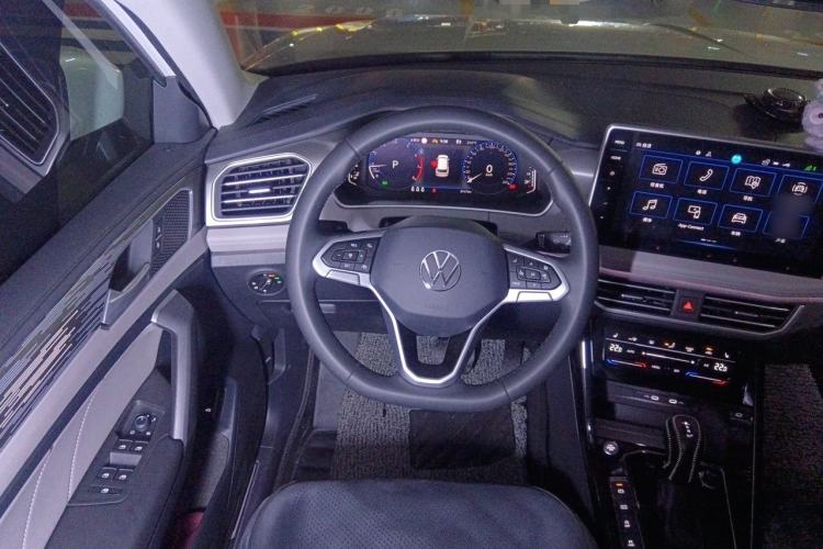 Used Volkswagen Tayron 2023 330TSI Two-Wheel-Drive R-Line High-Energy Version Steering Wheel