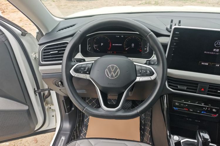 Used Volkswagen Tayron 2023 330TSI Two-Wheel-Drive Luxury Plus Advanced Version Steering Wheel