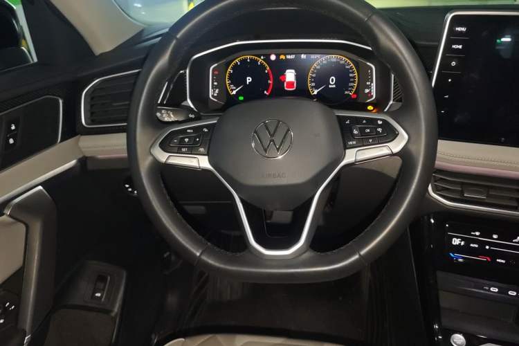 Used Volkswagen Tayron 2023 330TSI Two-Wheel-Drive Luxury Plus Advanced Version Steering Wheel
