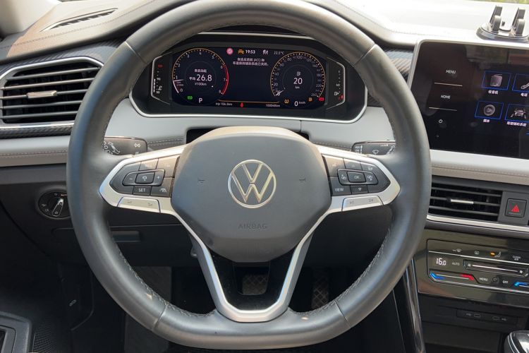 Used Volkswagen Tayron 2023 330TSI Two-Wheel-Drive Luxury Plus Advanced Version Steering Wheel