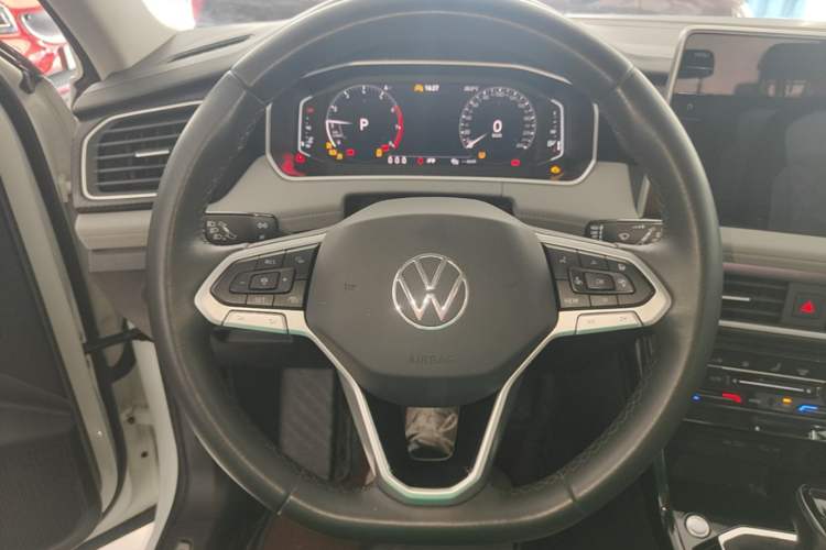 Used Volkswagen Tayron 2023 330TSI Two-Wheel-Drive Luxury Plus Advanced Version Steering Wheel