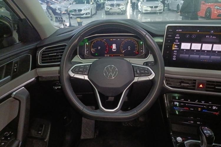 Used Volkswagen Tayron 2023 330TSI Two-Wheel-Drive Luxury Plus Advanced Version Steering Wheel