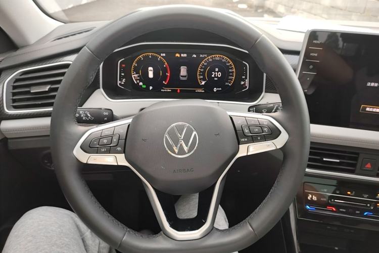Used Volkswagen Tayron 2023 300TSI Two-Wheel-Drive Luxury Plus Advanced Edition Steering Wheel