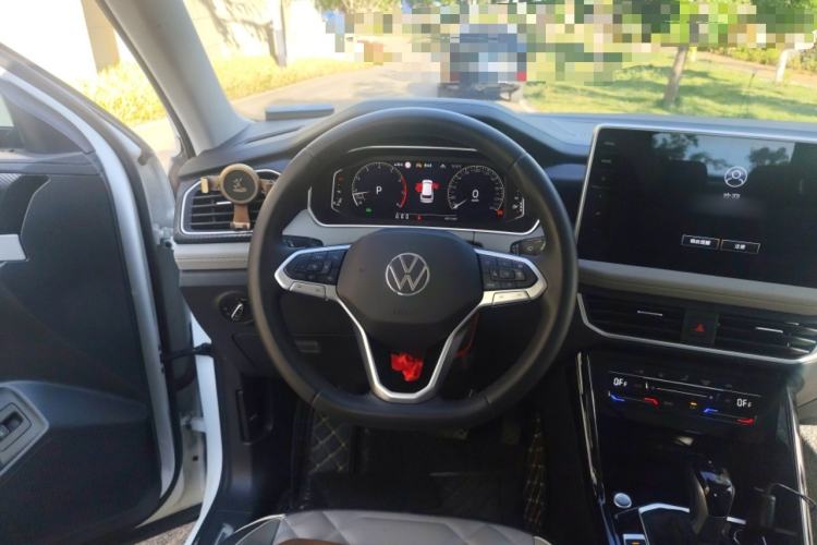 Used Volkswagen Tayron 2023 300TSI Two-Wheel-Drive Luxury Plus Advanced Edition Steering Wheel