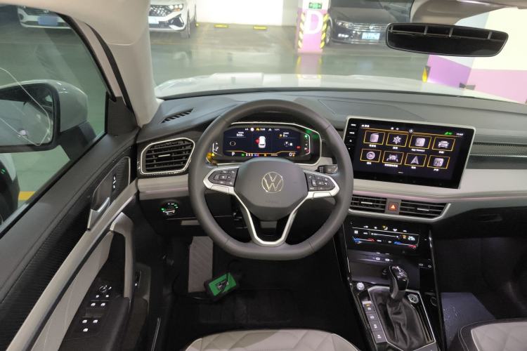 Used Volkswagen Tayron 2023 280TSI Two-Wheel-Drive Luxury Plus Advanced Version Steering Wheel
