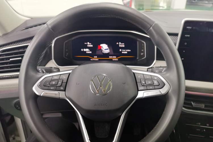 Used Volkswagen Tayron 2023 300TSI Two-Wheel-Drive Luxury Plus Advanced Edition Steering Wheel