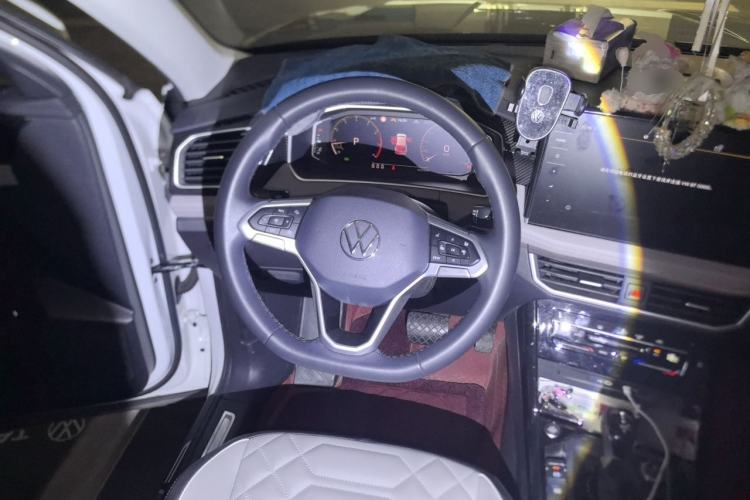 Used Volkswagen Tayron 2023 330TSI Two-Wheel-Drive Luxury Plus Advanced Version Steering Wheel