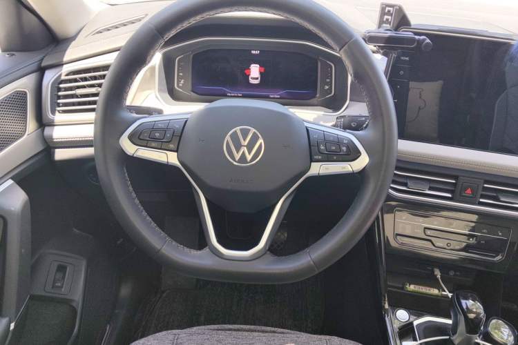 Used Volkswagen Tayron 2023 330TSI Two-Wheel-Drive R-Line High-Energy Version Steering Wheel